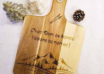 Planche à découper montagnards pour Domi et Nanou