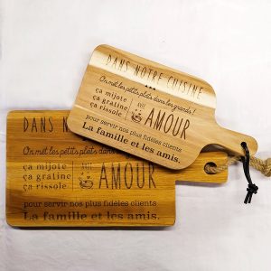 la fee main spire gravure personnalisee planche a decouper cuisine 2 formats