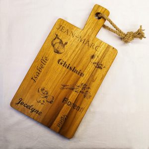 la fee main spire gravure personnalisee planche a decouper prenom cuisine grand format